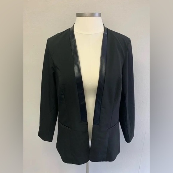 Torrid Studio Crepe Pu Trim Blazer - NEW - Size 18/20 (2) - Picture 4 of 9